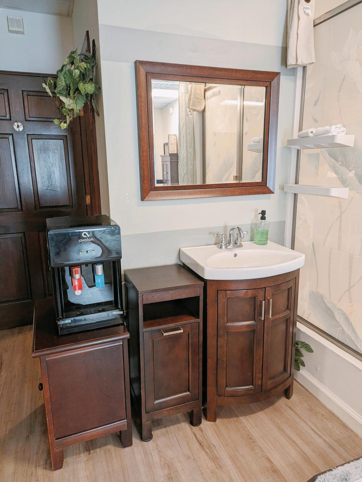 Uptown Area, Cozy King Suite, Quiet And Private, Free Parking, Walk To Restaurants Charlotte Eksteriør bilde