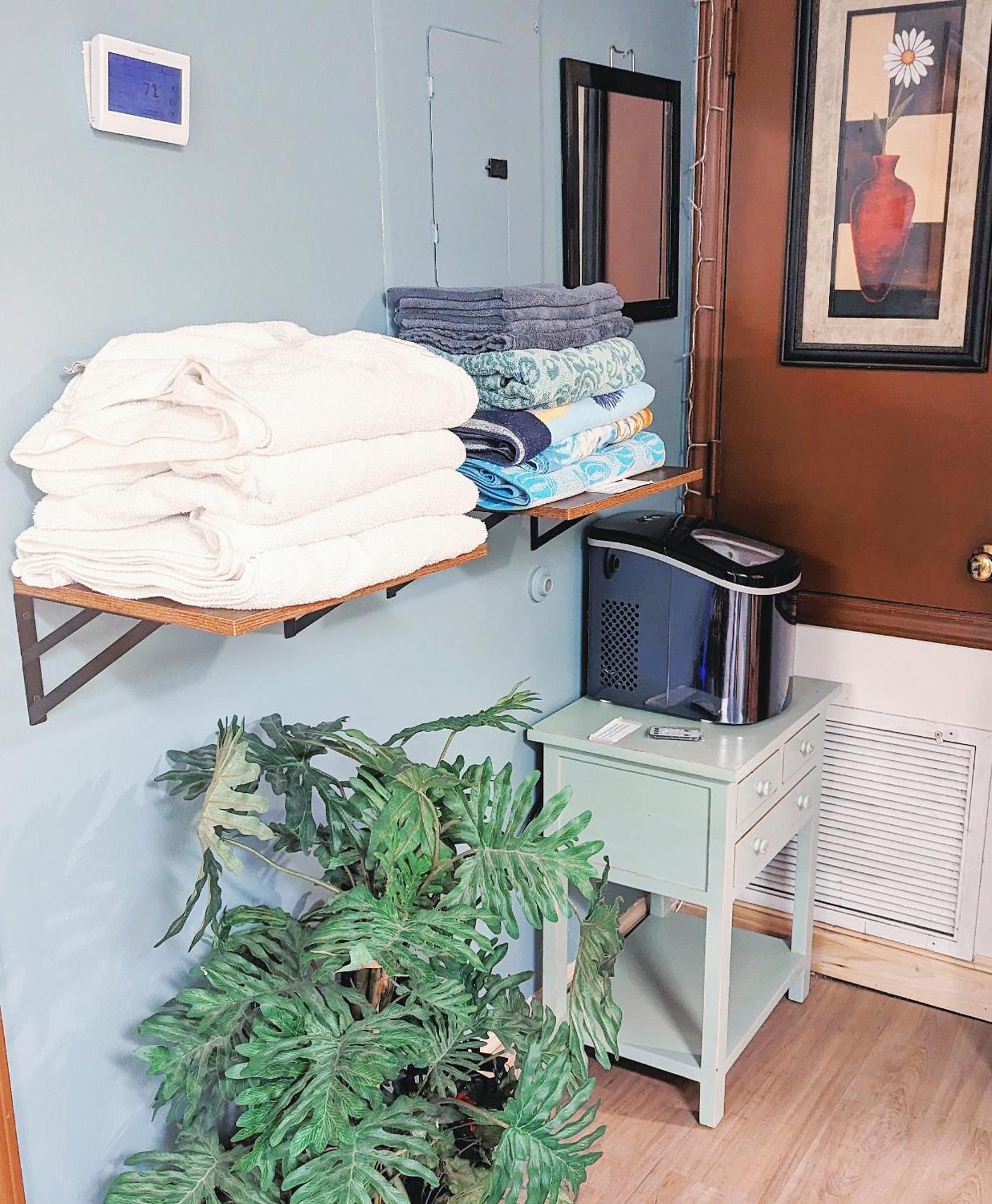 Uptown Area, Cozy King Suite, Quiet And Private, Free Parking, Walk To Restaurants Charlotte Eksteriør bilde