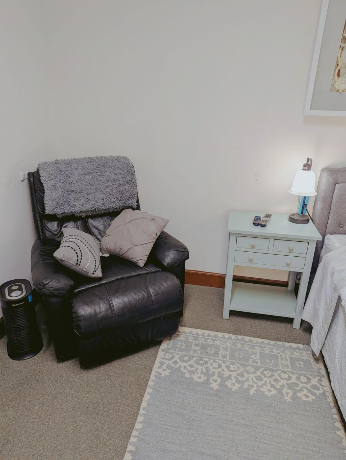 Uptown Area, Cozy King Suite, Quiet And Private, Free Parking, Walk To Restaurants Charlotte Eksteriør bilde